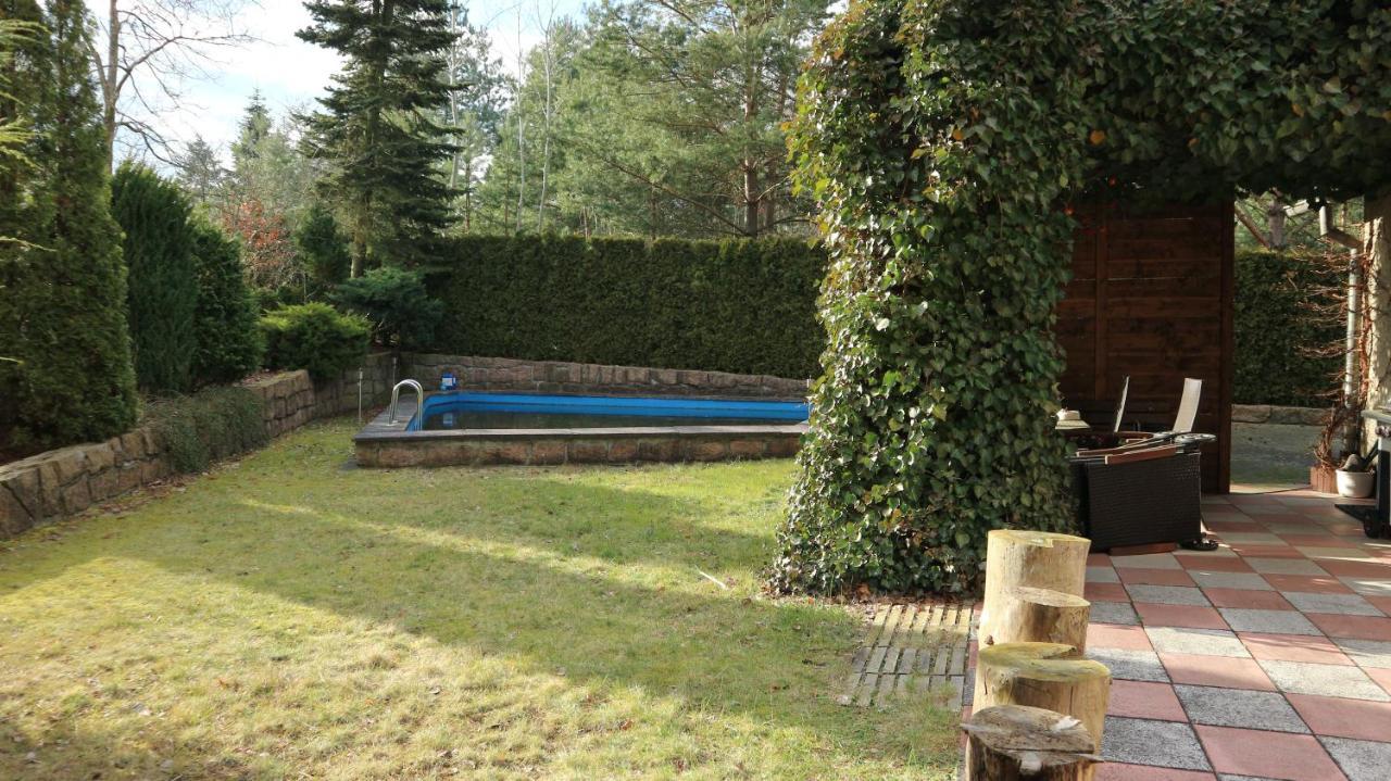 Ferienhausmit Pool zum Träumen und Entspannen für alle Sinne Bad Schmiedeberg Exterior foto